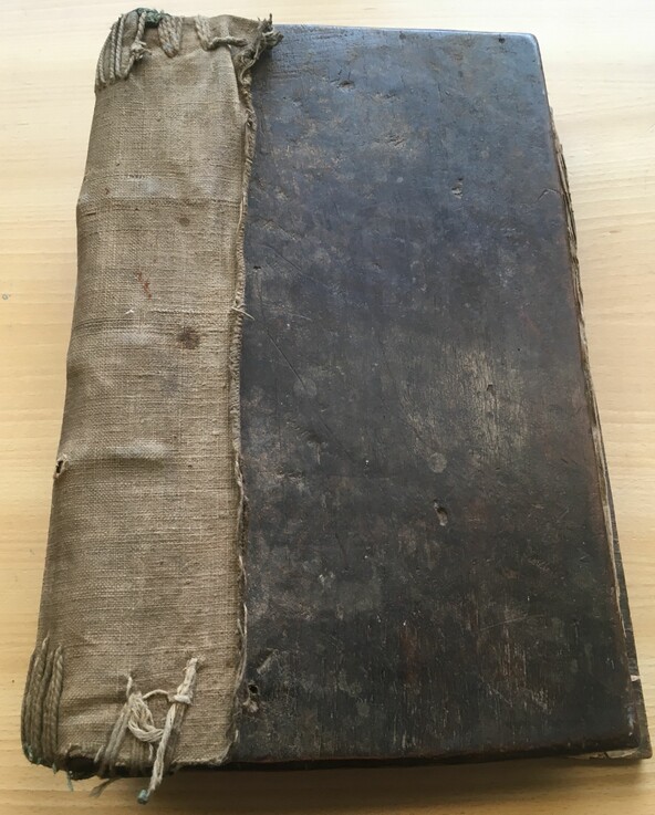 Ms. or. fol. 1200 - Original wooden cover of a Syrian manuscript from 1614
