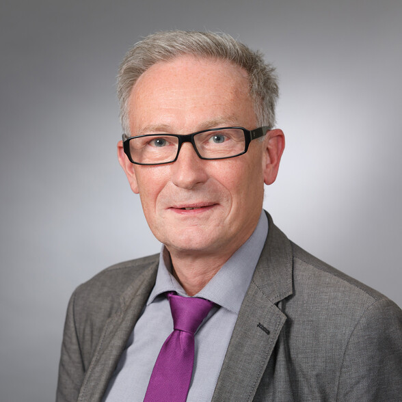 Dr. Oliver Berggötz, Stellvertretender Leiter der Abteilung Benutzung Dr. Oliver Berggötz, Stellvertretender Leiter der Abteilung Benutzung
